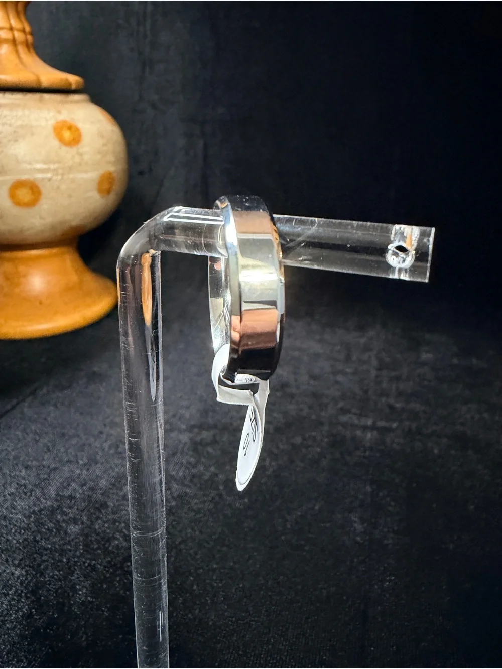 Sleek Men’s Stainless Steel Band. Size 10 6mm wide.